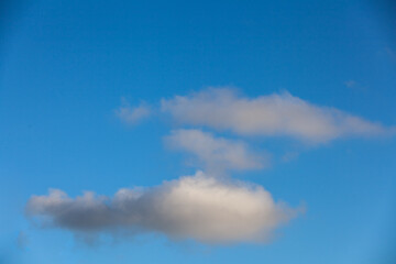 Obraz premium Blue sky background with clouds