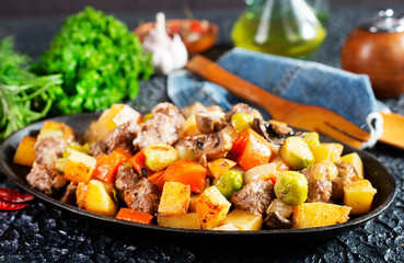 vegetabkes with meatballs