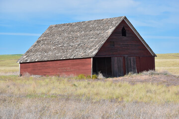 Obraz premium old red barn