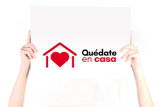 Qu&eacute;date en casa. Coronavirus, covid-19 pandemia mesaje.