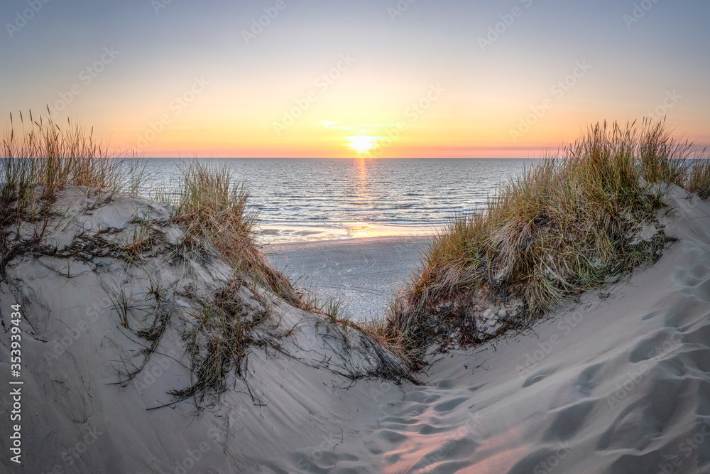 Wall mural sunset at the beach