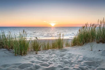 Foto auf Acrylglas Sonnenuntergang am Dünenstrand © eyetronic