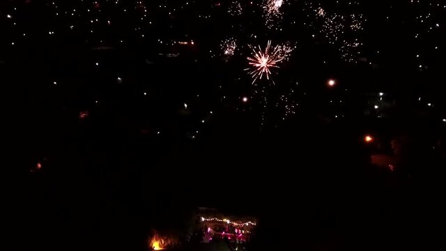 vuelo sobre fuegos artificiales