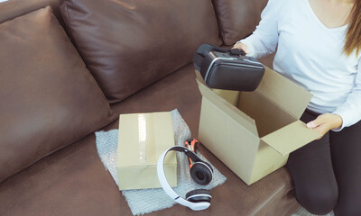 Work at home, eliminate online delivery, online sales, store products in stock, check product quantities, pack boxes, ready to deliver