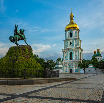 Monument to Bogdan Khmelnytsky in the Sophia's Square in  Kyiv, Ukraine. 