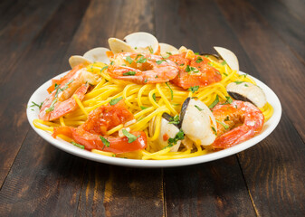 Spaghetti con marisco