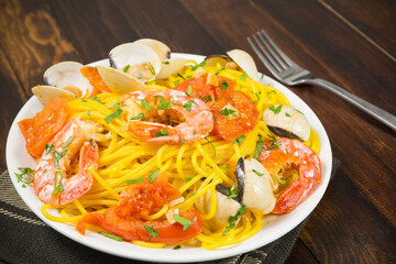 Spaghetti con marisco