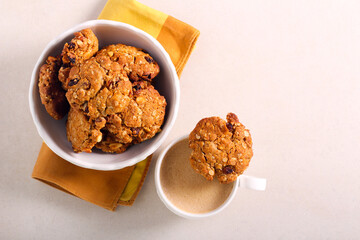 Crunchy muesli cookies