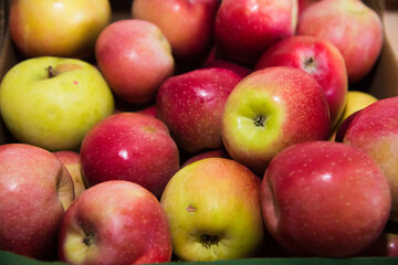 Fototapeta na wymiar Apples sold in the market