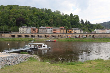 Blick über die Elbe nach Königstein