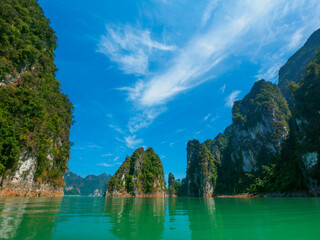 Fototapeta na wymiar Scenery between rock formations in Khao Sok Lake