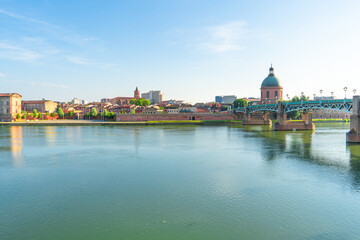 Fototapeta premium Toulouse, river Haute-Garonne, Midi Pyrenees, southern France.