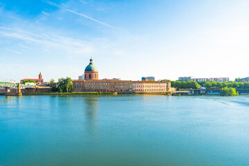 Obraz premium Toulouse, river Haute-Garonne, Midi Pyrenees, southern France.