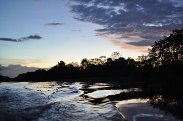 Anochecer amazonas