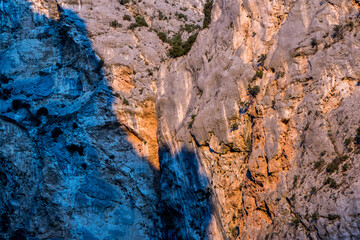 Roche bleu et orange