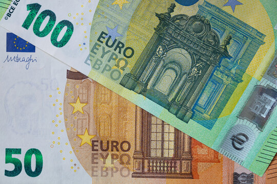 50 and 100 euro banknotes