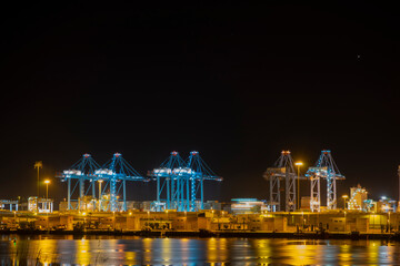 vista nocturna del puerto Bahía de Algeciras, Andalucía