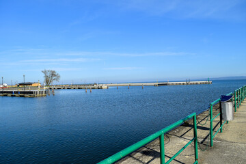 Obraz premium Marina, blue water on a sunny day