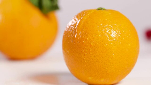 Deliciosa naranja cortada