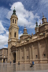 Fototapeta na wymiar Basílica del Pilar Zaragoza (España)
