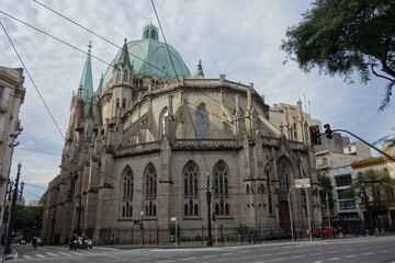 Fototapeta na wymiar Sao Paulo/Brazil: streetview, cityscape, Se cathedral
