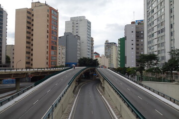 Obraz premium Sao Paulo/Brazil: cityscape, streetview, avenue in downtown