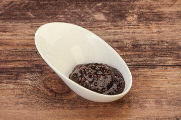 Black Pepper sauce in the bowl