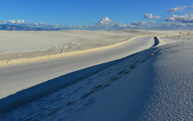 Desert landscape of gypsum dunes in White Sands National Monument in New Mexico, USA