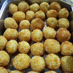 Crispy fried grated cassava