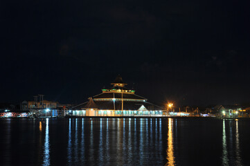 Fototapeta na wymiar The Jami Mosque, the oldest and historic mosque in Pontianak City, the edge of the Kapuas River
