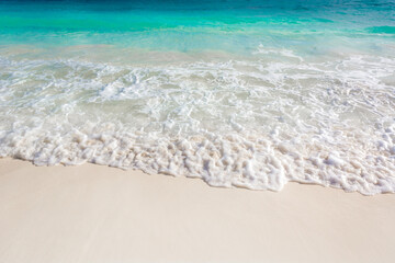 Fototapeta na wymiar Sea shore on the Caribbean beach in the Area Hoteleria in Cancun.