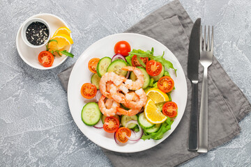Vegetables and shrimps salad