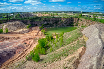 Sioux Quartzite Quarry supplies building materials for South Dakota region