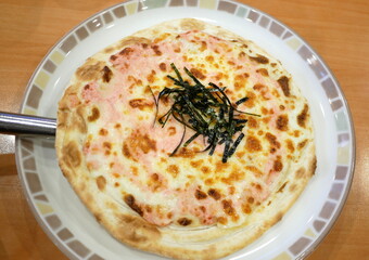 たらこクリームのピザ