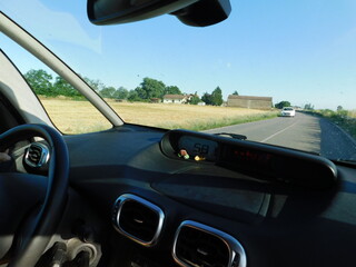 viaggio in auto fuori città