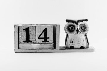 Date number with owl without month 14