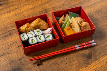 和風弁当　Japanese cuisine noodles and sushi