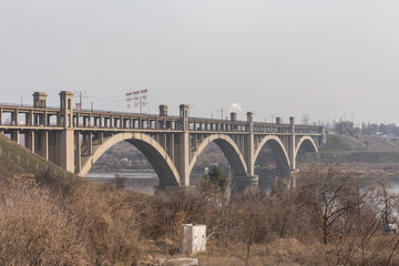 Fototapeta premium View of the Preobragensky Bridge in Zaporizhzhia in the morning. Ukraine