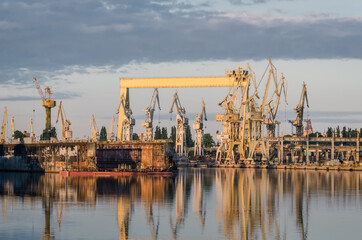 Fototapeta premium SHIPAYARD - Floating dock, gantry and cranes on repair quays 