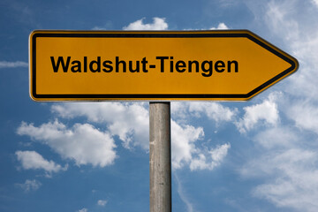 Obraz premium Wegweiser Waldshut-Tiengen