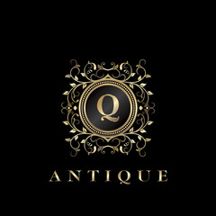 Circle Nature Leaf Luxury Letter Q logo. Antique elegance vector design floral ornament on circle frame with gold vintage . Vector logo template, wedding labels and badges
