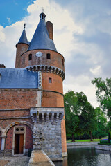Fototapeta na wymiar Torre reloj del chateau de Maintenon