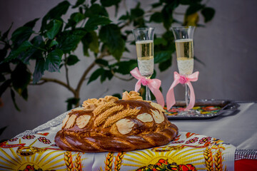 wedding glasses, decor, decoration on glasses, florist glasses for newlyweds Loaf, wedding bread on the table