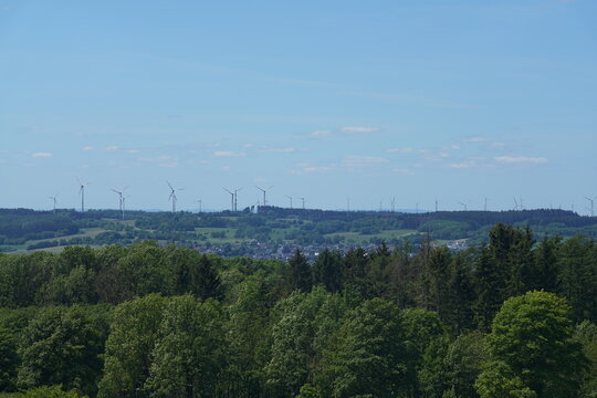 Westerwald Panorama, Windenergie Anlagen auf dem Land, Vogelschutzgebiet