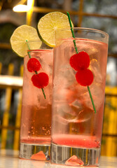 Bebidas limón, cereza