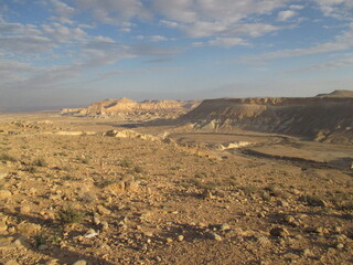 Fototapeta na wymiar Sunset over the Ramon Crater, Southern Israel