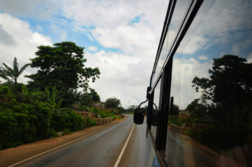 Roadtrip through Ghana in a bus (Through Rainforests, damaged streets and typical Ghanaian scenes...