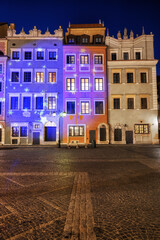 Obraz premium Houses In Old Town Of Warsaw By Night In Poland