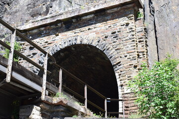 alter Tunnel, früher Eisenbahn heute Radweg