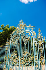 Fototapeta na wymiar Detail of the gate of Park Bagatelle in Paris
